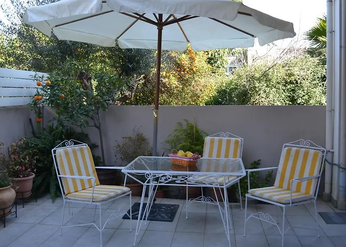 Kalamata Beach Maizonette Ground Floor And Semi-Basement With Yard