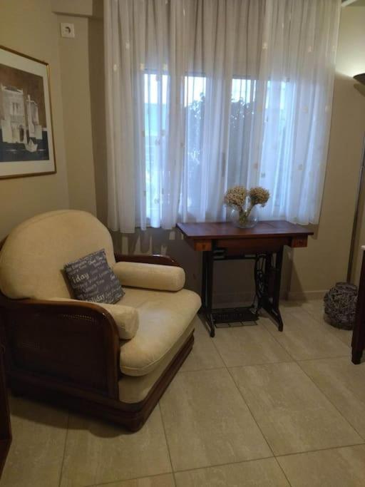 公寓 Maizonette Ground Floor And Semi-basement With Yard