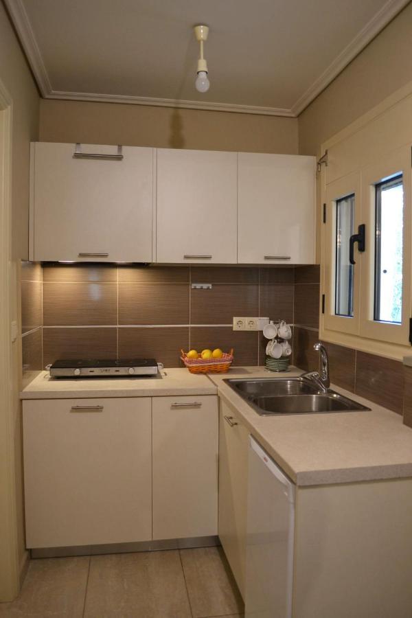Maizonette Ground Floor And Semi-basement With Yard 公寓 Kalamáta
